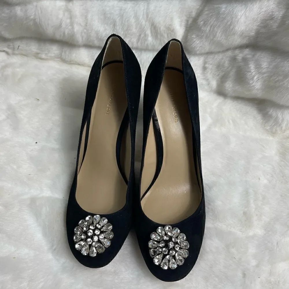 Ann Taylor black suede block heels round toe brooch rhinestones accent SZ7.5M